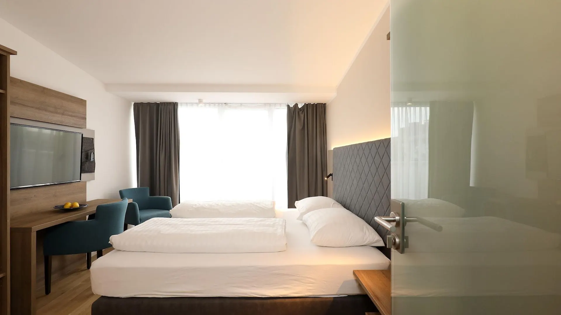 Das Jedermann Boutiquehotel Mit Stadtgarten Solnohrad 3*,